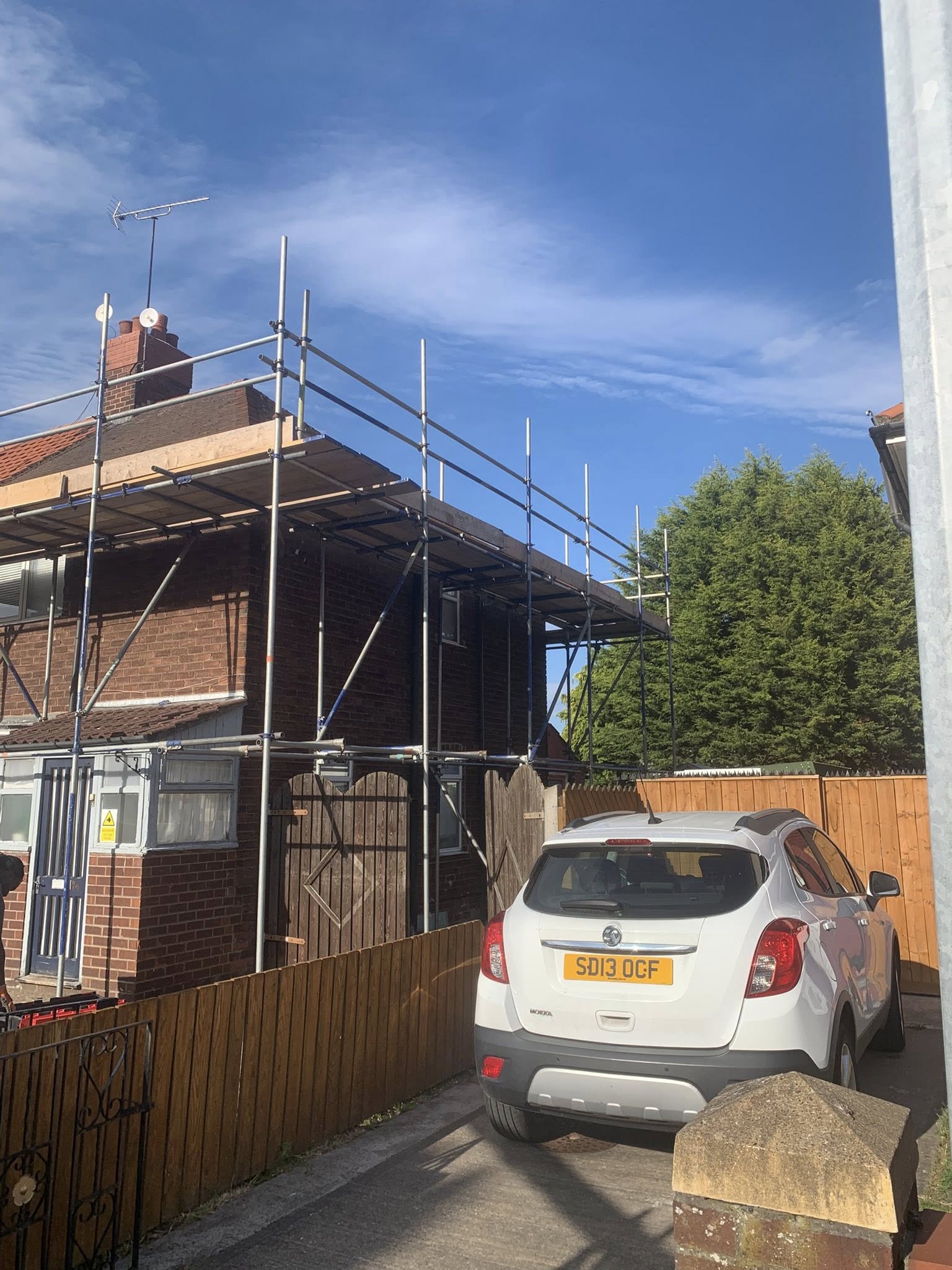 Hull domestic scaffolding for safe house renovation and repair